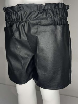 SHORT SIMILI CUIR NOIR