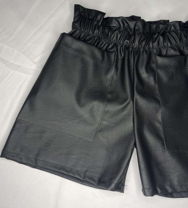PHOTO 2 SHORT SIMILI CUIR NOIR