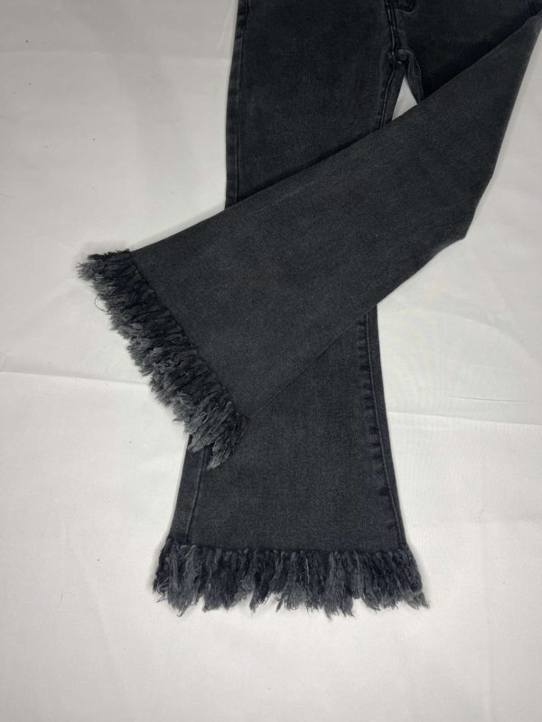 PHOTO 3 JEANS A FRANGES NOIRS ET GRIS